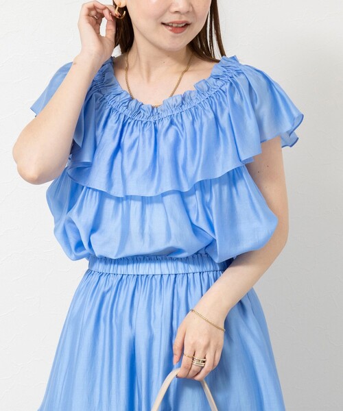 NOLLEY’S Sophi(ノーリーズソフィ)の「《セットアップ対応》【BECシリーズ】ウォッシャブルシアーローンオフショルブラウス(シャツ/ブラウス・レディース・オリーブ/ライトブルー/ブラック・38)」の3枚目の写真