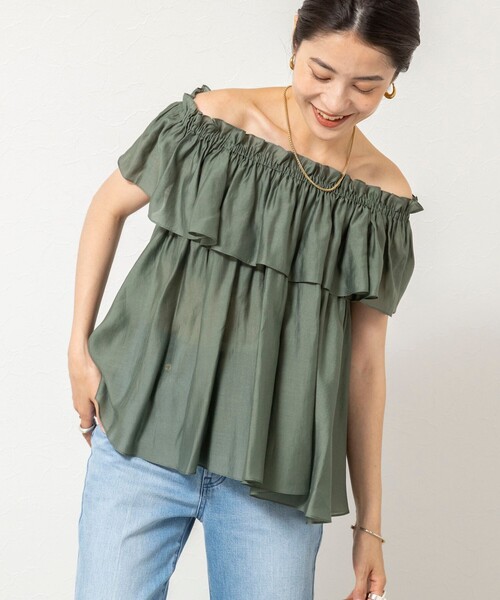 NOLLEY’S Sophi(ノーリーズソフィ)の「《セットアップ対応》【BECシリーズ】ウォッシャブルシアーローンオフショルブラウス(シャツ/ブラウス・レディース・オリーブ/ライトブルー/ブラック・38)」の12枚目の写真