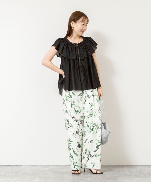 NOLLEY’S Sophi(ノーリーズソフィ)の「《セットアップ対応》【BECシリーズ】ウォッシャブルシアーローンオフショルブラウス(シャツ/ブラウス・レディース・オリーブ/ライトブルー/ブラック・38)」の15枚目の写真