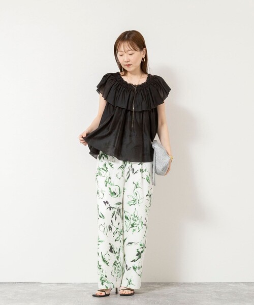 NOLLEY’S Sophi(ノーリーズソフィ)の「《セットアップ対応》【BECシリーズ】ウォッシャブルシアーローンオフショルブラウス(シャツ/ブラウス・レディース・オリーブ/ライトブルー/ブラック・38)」の17枚目の写真