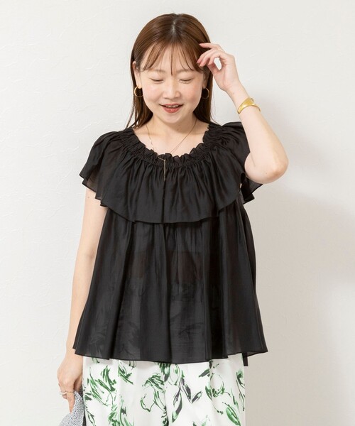 NOLLEY’S Sophi(ノーリーズソフィ)の「《セットアップ対応》【BECシリーズ】ウォッシャブルシアーローンオフショルブラウス(シャツ/ブラウス・レディース・オリーブ/ライトブルー/ブラック・38)」の18枚目の写真