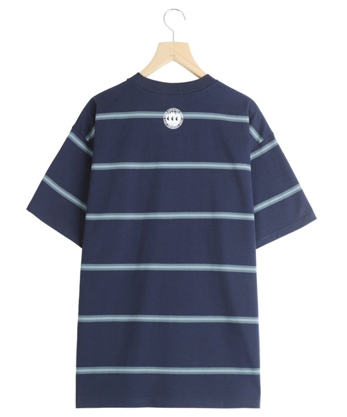 CITY COUNTRY CITY（シティーカントリーシティー）の「CITY COUNTRY CITY / シティー カントリー シティー：EMBROIDERD LOGO BORDER T-SHIRT：CCC-261C008[WAX]（Tシャツ/カットソー・メンズ・ネイビー・M/S）」の2枚目の写真
