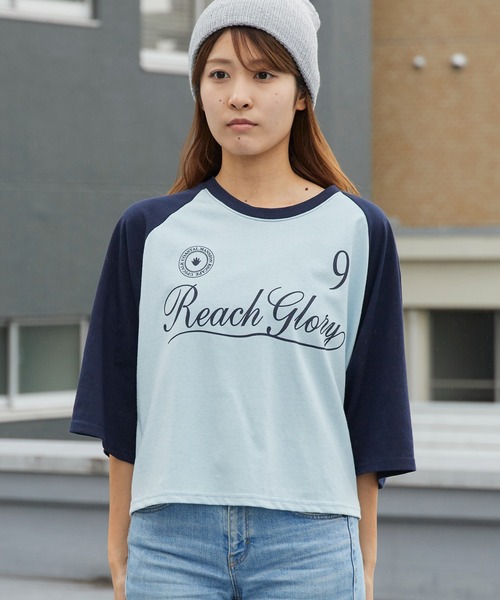 Chick(チック)の「Printed Design Raglan-Sleeve Cropped T-Shirt / プリントデザイン ラグランスリーブ クロップド丈Tシャツ スポーティ 韓国 2026年 夏 夏服 レディース(Tシャツ/カットソー・レディース・ブラック/ネイビー/レッド・FREE)」の6枚目の写真