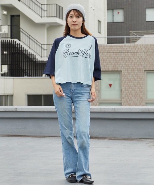 Chick(チック)の「Printed Design Raglan-Sleeve Cropped T-Shirt / プリントデザイン ラグランスリーブ クロップド丈Tシャツ スポーティ 韓国 2026年 夏 夏服 レディース(Tシャツ/カットソー・レディース・ブラック/ネイビー/レッド・FREE)」の22枚目の写真