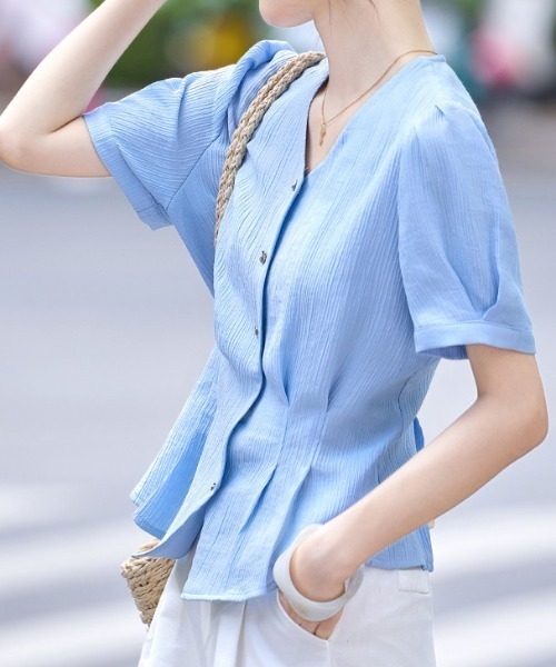 AMAJI(アマジ)の「ジャガード Vネック ウエストマークシャツ(シャツ/ブラウス・レディース・ライトブルー・MEDIUM/LARGE/X-LARGE)」の3枚目の写真