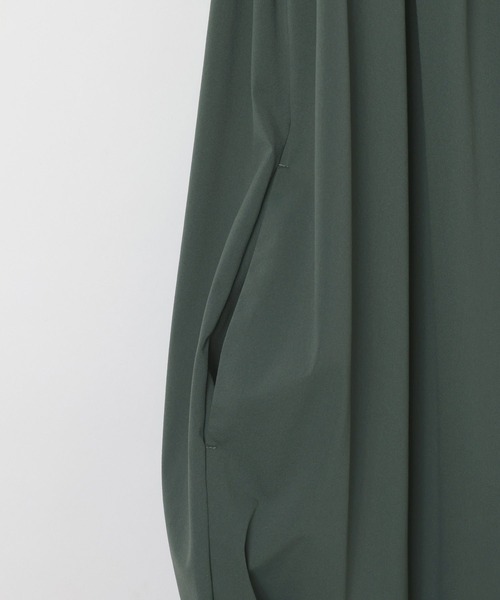 HEREIAM(ヘレイアム)の「【HEREIAM】ハイストレッチタックワンピース(ワンピース・レディース・ブラック/モスグリーン・MEDIUM/SMALL)」の10枚目の写真