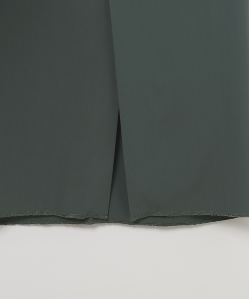 HEREIAM(ヘレイアム)の「【HEREIAM】ハイストレッチタックワンピース(ワンピース・レディース・ブラック/モスグリーン・MEDIUM/SMALL)」の4枚目の写真