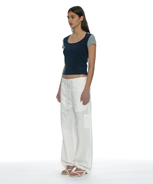 PARTIMENTO WOMEN(パルティメントウィメン)の「カットアウトスcoopネックショートスリーブTシャツ_ネイビー(Tシャツ/カットソー・レディース・ネイビー・MEDIUM/SMALL)」の3枚目の写真