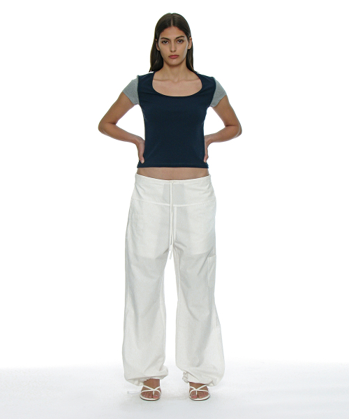 PARTIMENTO WOMEN(パルティメントウィメン)の「カットアウトスcoopネックショートスリーブTシャツ_ネイビー(Tシャツ/カットソー・レディース・ネイビー・MEDIUM/SMALL)」の8枚目の写真