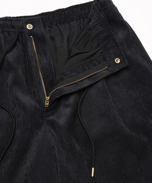 CULLNI(クルニ)の「Wide Wale Corduroy Drawstring Wide Pants(スラックス・メンズ・ブラウン/ブラック/ブルー・1/2)」の15枚目の写真