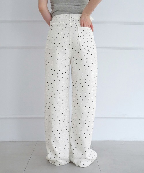 by muni:r(バイ ムニール)の「フラワードット ストレートデニムパンツ/2026 AW COLLECTION(その他パンツ・レディース・ホワイト・MEDIUM/SMALL)」の11枚目の写真
