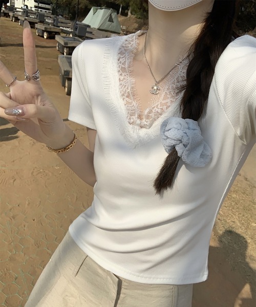 Girly Doll(ガーリードール)の「Vネックレーストリム半袖Tシャツ(Tシャツ/カットソー・レディース・ライトグレー/ブラック/ホワイト・L/M)」の10枚目の写真