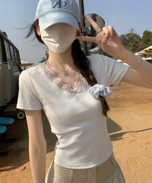 Girly Doll(ガーリードール)の「Vネックレーストリム半袖Tシャツ(Tシャツ/カットソー・レディース・ライトグレー/ブラック/ホワイト・L/M)」の12枚目の写真