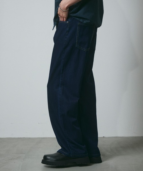 DAZE(デイズ)の「ミニマルデザイン デニムストレートパンツ / ジーンズ(デニムパンツ・メンズ・ダークブルー/ブラック系・SMALL/MEDIUM/LARGE/X-LARGE)」の14枚目の写真