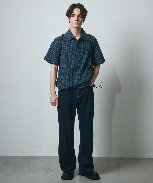 DAZE(デイズ)の「ミニマルデザイン デニムストレートパンツ / ジーンズ(デニムパンツ・メンズ・ダークブルー/ブラック系・SMALL/MEDIUM/LARGE/X-LARGE)」の8枚目の写真