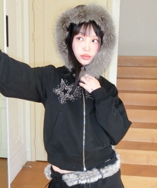 AVYL(アヴィル)の「ファートリム スターラインストーンZIPパーカー(パーカー・レディース・ブラック・M)」の3枚目の写真