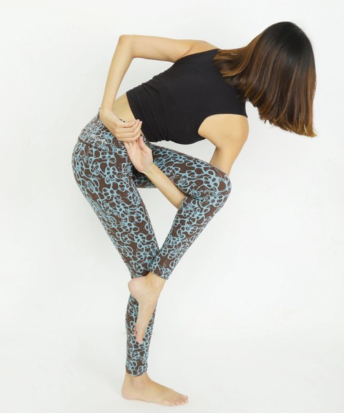 OLD BETTY'S（オールドベティーズ）の「BEPATCH ﾖｶﾞﾊﾟﾝﾂ (ﾊｲｳｴｽﾄ柄)（レギンス/スパッツ・レディース・黄緑系/グリーン/ブルー/ターコイズブルー/ベージュ/ローズ系1・FREE）」の9枚目の写真