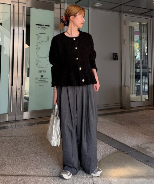 Omekashi(オメカシ)の「【YASUE・IWASAKI企画】ブークレペプラムニットカーディガン(カーディガン/ボレロ・レディース・ベージュ/ブラック/グレー/オフホワイト・FREE)」の20枚目の写真
