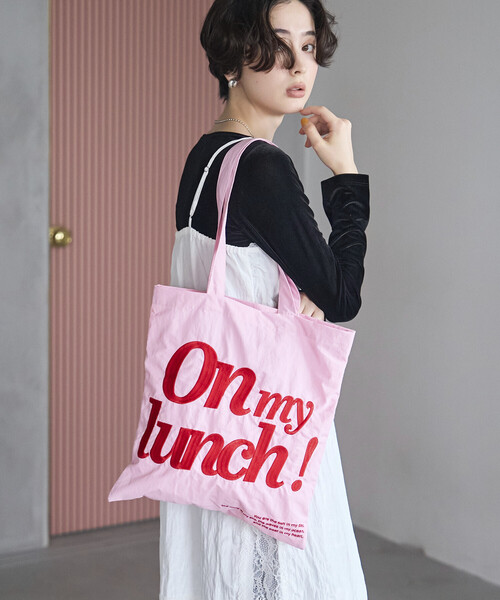 Firsthand(ファーストハンド)の「Firsthand/ファーストハンド Embroidered Message Tote【限定展開】 / 刺繍 メッセージ メッセージ トート(トートバッグ・レディース・イエロー/ピンク/ネイビー/ブラウン・ONE SIZE)」の20枚目の写真