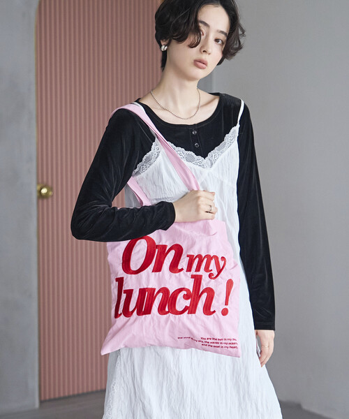 Firsthand(ファーストハンド)の「Firsthand/ファーストハンド Embroidered Message Tote【限定展開】 / 刺繍 メッセージ メッセージ トート(トートバッグ・レディース・イエロー/ピンク/ネイビー/ブラウン・ONE SIZE)」の21枚目の写真