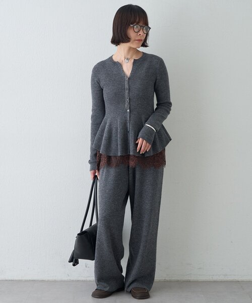 Whim Gazette(ウィムガゼット)の「ニットカーブパンツ/セットアップ可(その他パンツ・レディース・チャコールグレー/モカ・FREE)」の10枚目の写真