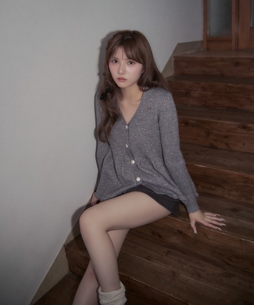 TITTY&CO.(ティティーアンドコー)の「ラメペプラムビジューニット(カーディガン/ボレロ・レディース・アイボリー/ブラウン/グレー・FREE)」の12枚目の写真