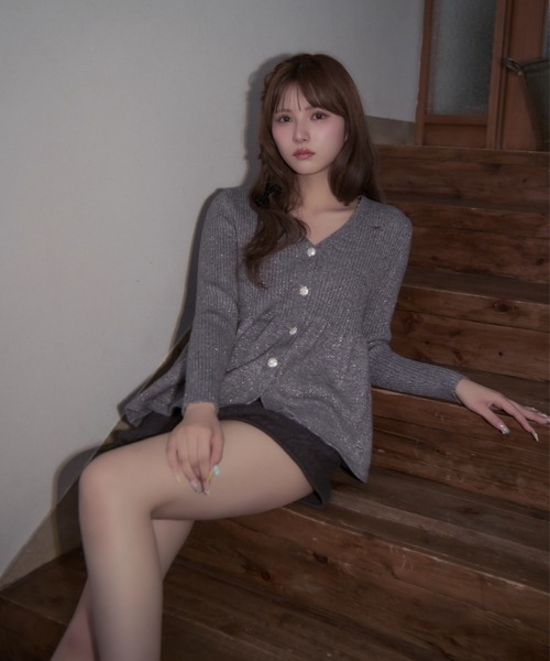 TITTY&CO.(ティティーアンドコー)の「ラメペプラムビジューニット(カーディガン/ボレロ・レディース・アイボリー/ブラウン/グレー・FREE)」の17枚目の写真
