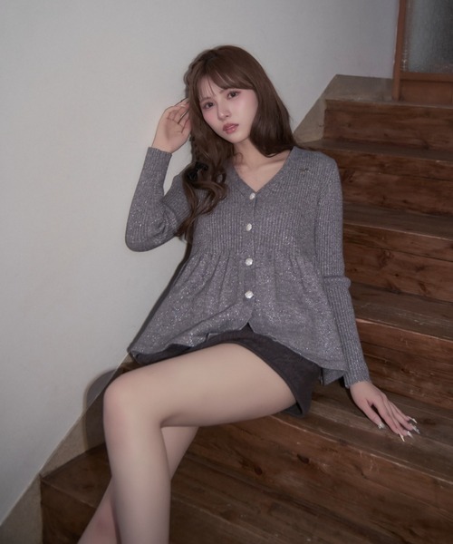 TITTY&CO.(ティティーアンドコー)の「ラメペプラムビジューニット(カーディガン/ボレロ・レディース・アイボリー/ブラウン/グレー・FREE)」の11枚目の写真