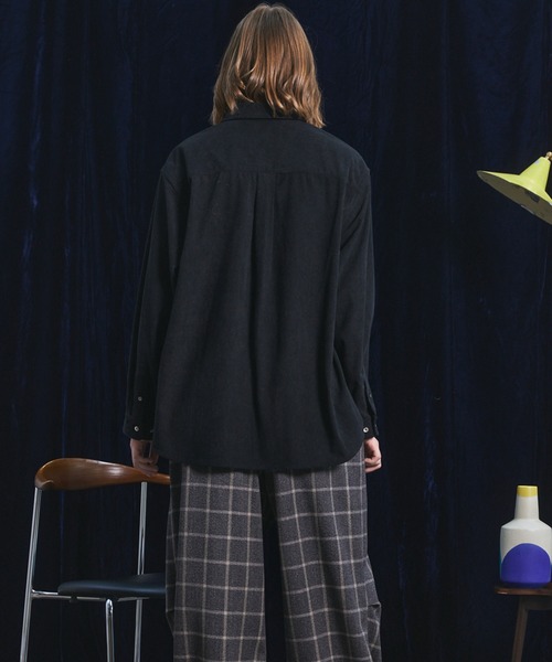 MAISON SPECIAL（メゾンスペシャル）の「《UNISEX》11Waleコーデュロイプライムオーバーレギュラーカラーシャツ/11Wale Corduroy Prime-Over Regular Collar Shirt【MAISON SPECIAL/メゾンスペシャル】（シャツ/ブラウス・メンズ・ブラック/ピンク/ブラウン/グレイッシュベージュ・0/1/2）」の19枚目の写真