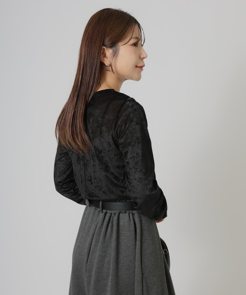 Riberry(リベリー)の「シアーベロア袖ギャザートップス(Tシャツ/カットソー・レディース・ブラック/グレー/ブラウン・MEDIUM)」の6枚目の写真