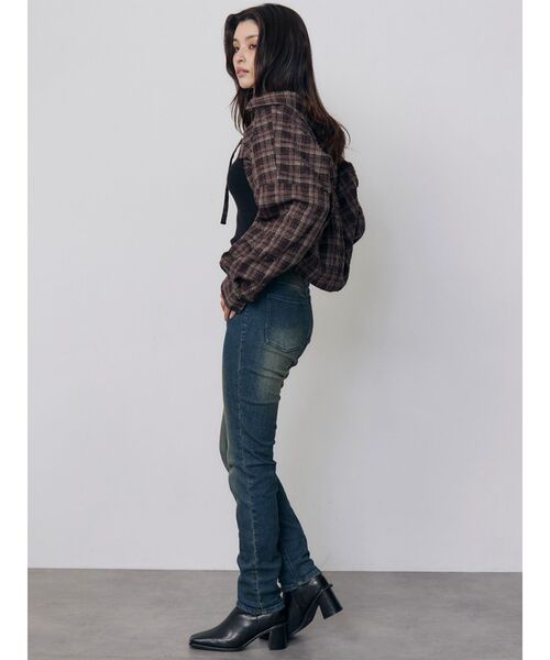 MURUA(ムルーア)の「2WAYペプラムデニムパンツ 冬服(デニムパンツ・レディース・ブルー/ブラック・2/1)」の21枚目の写真