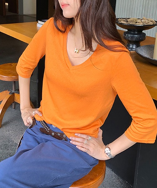 Doux Belle(ドゥーベル)の「Vネック七分袖ベーシックカットソー(Tシャツ/カットソー・レディース・ブラック/グレー/ホワイト/オレンジ・MEDIUM/LARGE/X-LARGE)」の7枚目の写真
