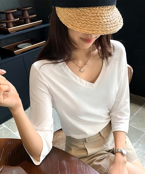 Doux Belle(ドゥーベル)の「Vネック七分袖ベーシックカットソー(Tシャツ/カットソー・レディース・ブラック/グレー/ホワイト/オレンジ・MEDIUM/LARGE/X-LARGE)」の10枚目の写真