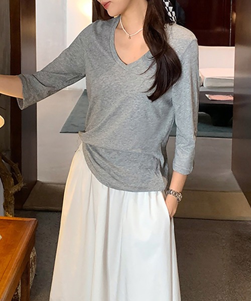 Doux Belle(ドゥーベル)の「Vネック七分袖ベーシックカットソー(Tシャツ/カットソー・レディース・ブラック/グレー/ホワイト/オレンジ・MEDIUM/LARGE/X-LARGE)」の15枚目の写真