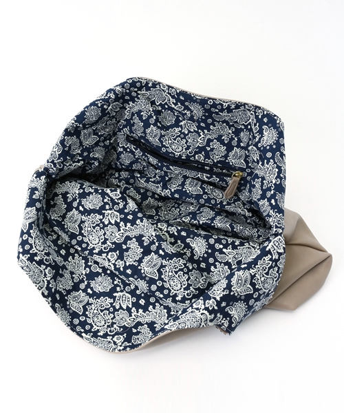 LBC(エルビーシー)の「リバーシブルトート(トートバッグ・レディース・ブラック/グレー/ベージュ・ONE SIZE)」の11枚目の写真