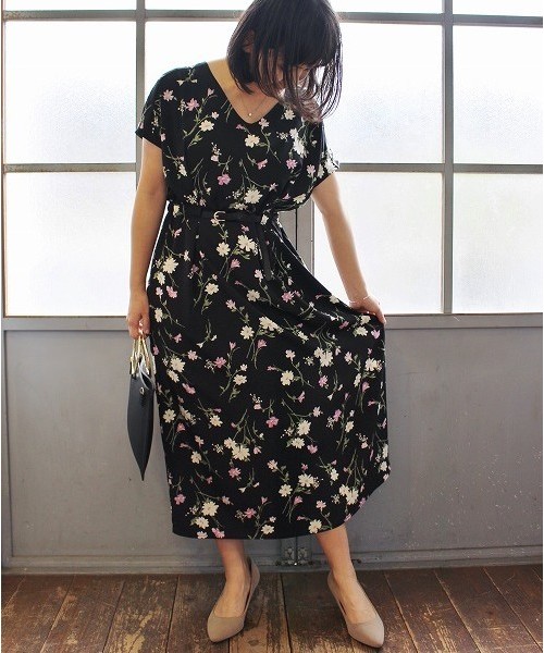 ottilie（オティーリエ）の「花柄ベルト付きワンピース（ワンピース