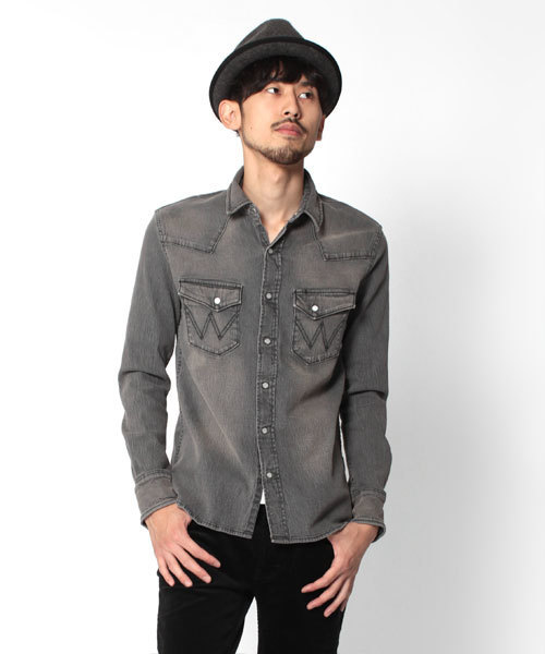 NANO universe（ナノユニバース）の「別注ストレッチデニムシャツ（シャツ/ブラウス・メンズ・グレー/ブルー/インディゴブルー・SMALL/MEDIUM/LARGE）」の2枚目の写真