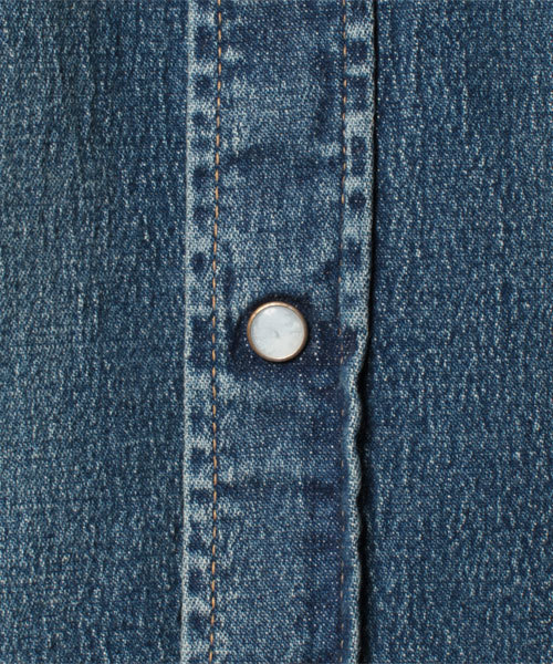 NANO universe（ナノユニバース）の「別注ストレッチデニムシャツ（シャツ/ブラウス・メンズ・グレー/ブルー/インディゴブルー・SMALL/MEDIUM/LARGE）」の8枚目の写真