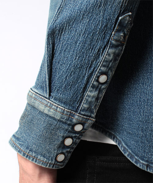 NANO universe（ナノユニバース）の「別注ストレッチデニムシャツ（シャツ/ブラウス・メンズ・グレー/ブルー/インディゴブルー・SMALL/MEDIUM/LARGE）」の11枚目の写真