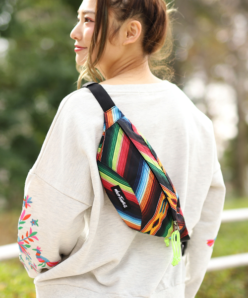 Wild Things ワイルドシングス の ｗｉｌｄｔｈｉｎｇｓコラボ アウトドアポーチ ボディバッグ ウエストポーチ Wear