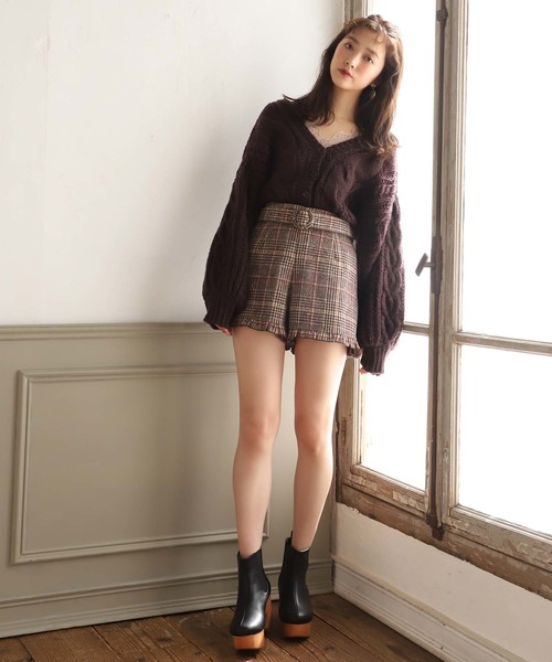 one after another NICE CLAUP(ワンアフターアナザーナイスクラップ)の「ハートキュンケーブルニットカーディガン(カーディガン/ボレロ・レディース・アイボリー/ベージュ/サックスブルー/ピンク/ラベンダー/ブラウン・FREE)」の11枚目の写真