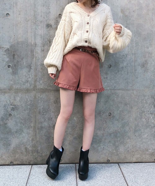 one after another NICE CLAUP(ワンアフターアナザーナイスクラップ)の「ハートキュンケーブルニットカーディガン(カーディガン/ボレロ・レディース・アイボリー/ベージュ/サックスブルー/ピンク/ラベンダー/ブラウン・FREE)」の19枚目の写真