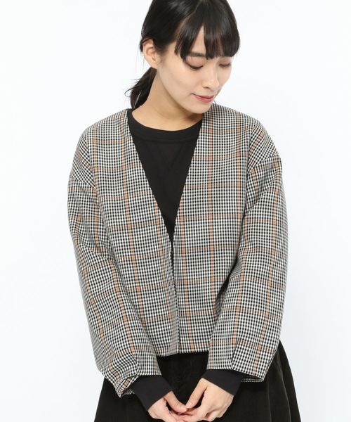 LAKOLE(ラコレ)の「ノーカラーカーディガンジャケット / LAKOLE(ノーカラージャケット・レディース・グリーン/ピンク/チャコール/マスタード・MEDIUM/SMALL)」の4枚目の写真