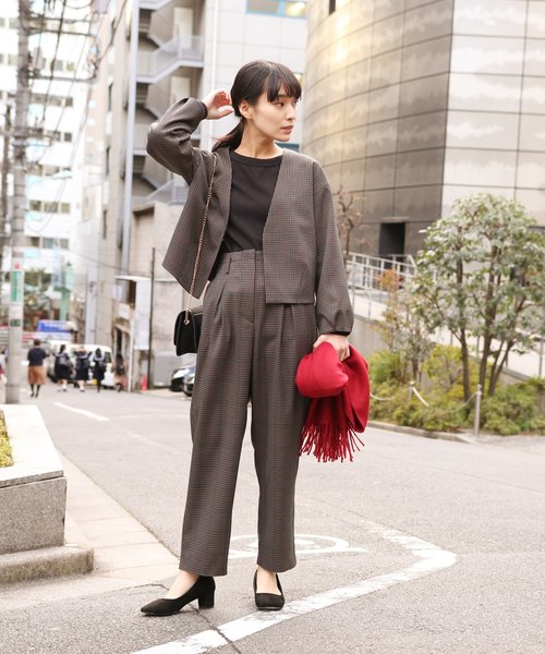 LAKOLE(ラコレ)の「ノーカラーカーディガンジャケット / LAKOLE(ノーカラージャケット・レディース・グリーン/ピンク/チャコール/マスタード・MEDIUM/SMALL)」の6枚目の写真