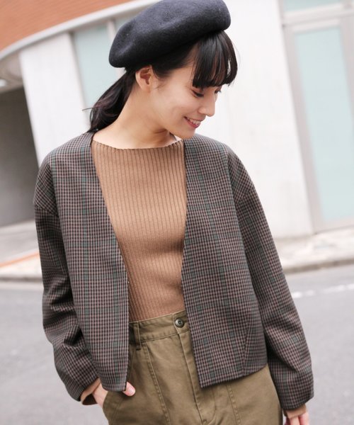 LAKOLE(ラコレ)の「ノーカラーカーディガンジャケット / LAKOLE(ノーカラージャケット・レディース・グリーン/ピンク/チャコール/マスタード・MEDIUM/SMALL)」の10枚目の写真