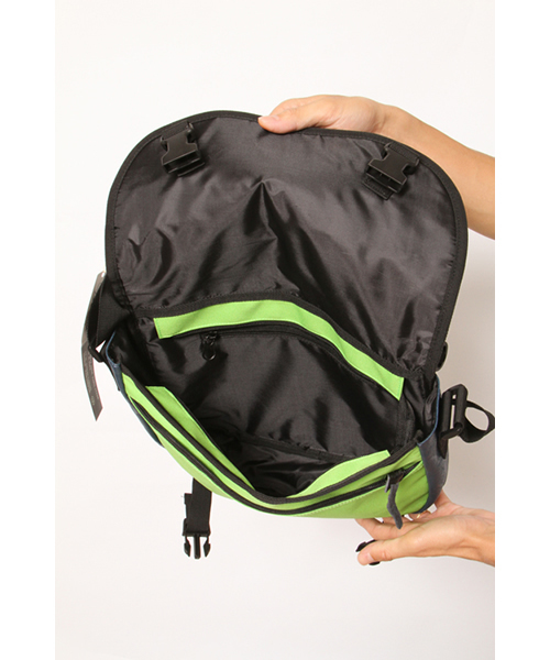 DOARAT（ドゥアラット）の「COMBINATION MESSENGER（メッセンジャーバッグ・メンズ・イエロー/ライム/ピンク/ブラック・FREE）」の10枚目の写真