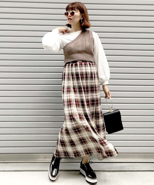 archives（アルシーヴ）の「ワンショルベスト×ワッフルTシャツSET（ベスト・レディース・アイボリー/ブラック/モカ・MEDIUM）」の7枚目の写真