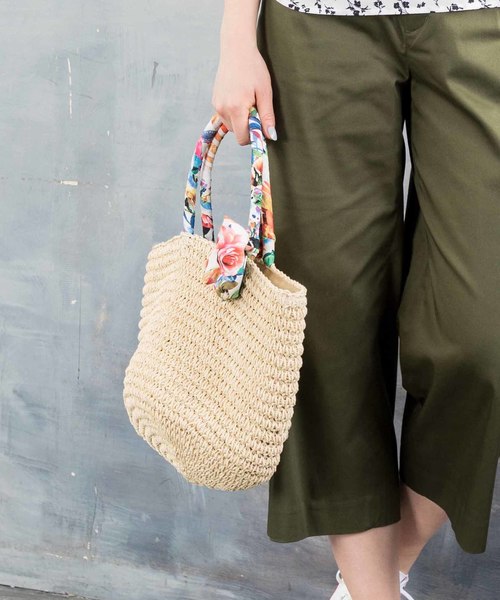 Petit Honfleur（プチオンフルール）の「スカーフ雑材トートバッグ（トートバッグ・レディース・ブラウン/カーキ/アイボリー・フリー）」の2枚目の写真