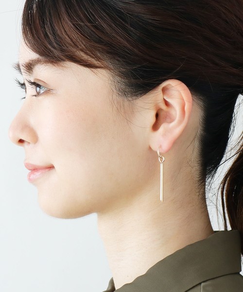 COCOSHNIK(ココシュニック)の「スラントバー スタッドピアス(ピアス(両耳用)・レディース・ホワイト系その他7・00)」の7枚目の写真