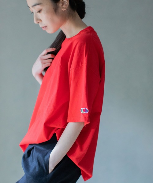 MARECHAL TERRE（マルシャルテル）の「Fruit of the loom コラボ Tシャツ（Tシャツ/カットソー・レディース・ホワイト/チャコールグレー/ブラック/レッド・MEDIUM）」の5枚目の写真